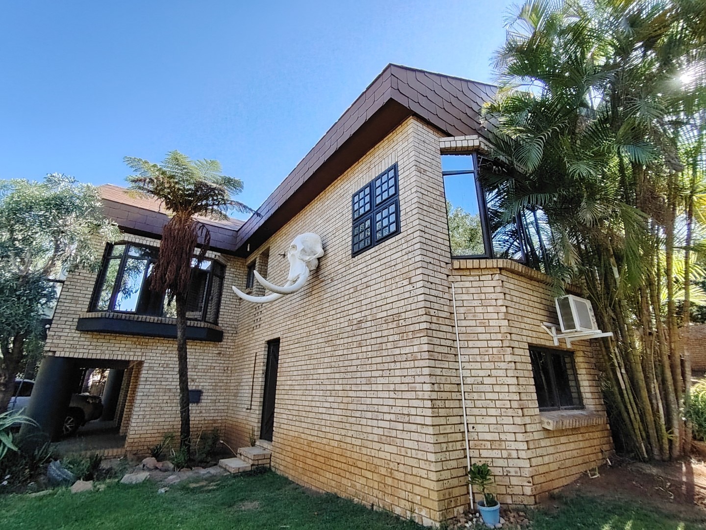 5 Bedroom Property for Sale in Safari Gardens North West